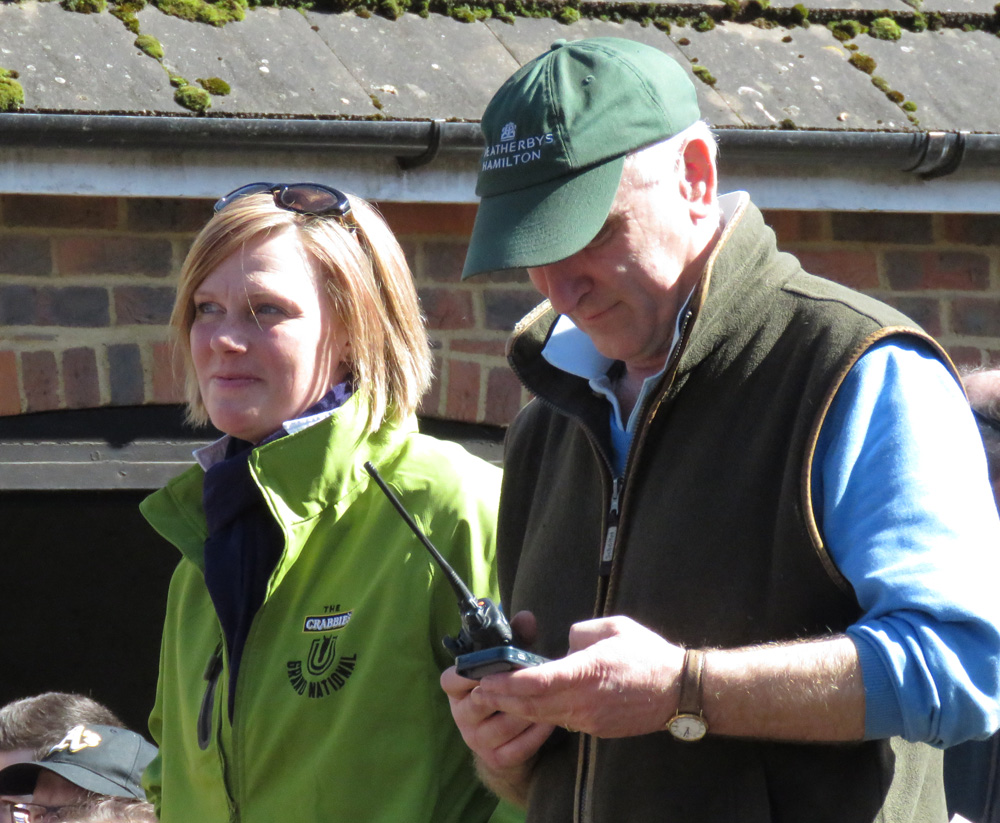Travelling Head Girl Lisa Kozak & Oliver Sherood
