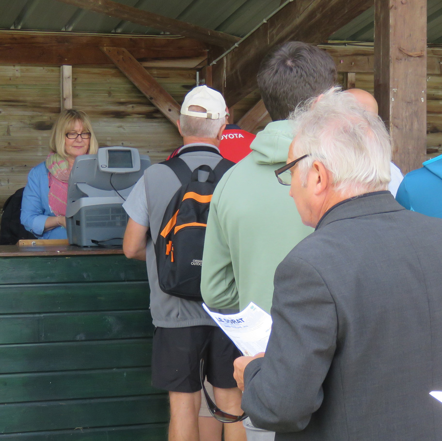 Queueing to lay a bet