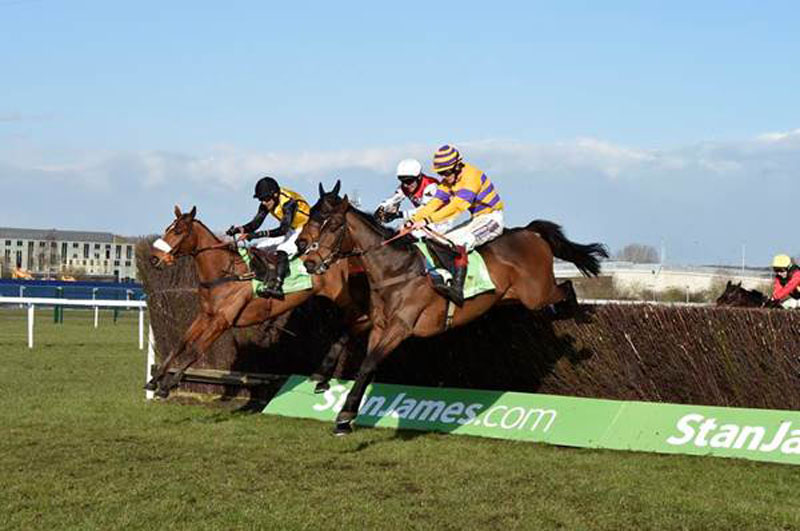 Sametegal (orange/purple colours) winning 2016's Greatwood Gold Cup for Paul Nicholls & Sam Twiston-Davies